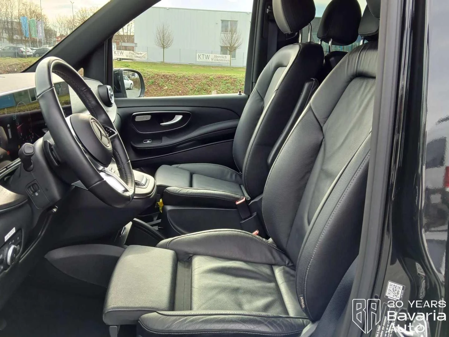 Mercedes-Benz V 300 d Extralang 4Matic Automatik Avantgarde, снимка 5 - Автомобили и джипове - 53918560