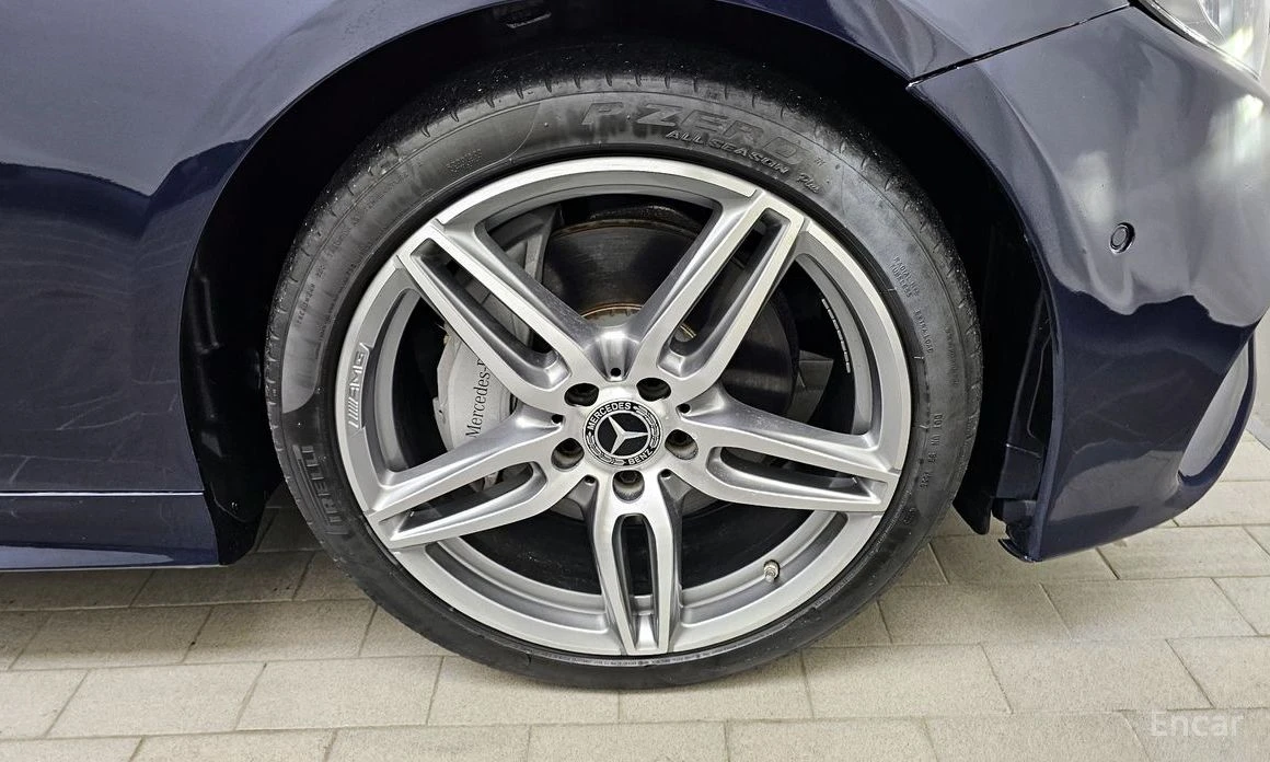 Mercedes-Benz E 220 d* COUPE* AMG* HEAD-UP* ПОДГРЕВ* КАМЕРА* AMBIENT, снимка 5 - Автомобили и джипове - 54215113