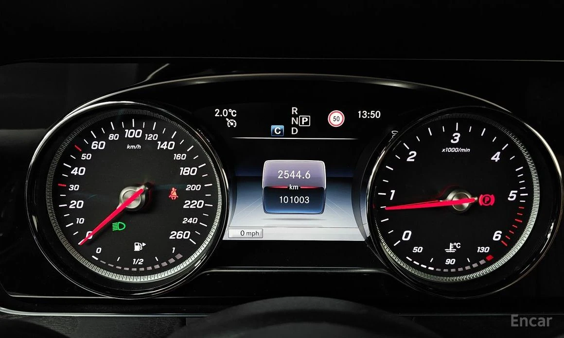 Mercedes-Benz E 220 d* COUPE* AMG* HEAD-UP* ПОДГРЕВ* КАМЕРА* AMBIENT, снимка 12 - Автомобили и джипове - 54215113