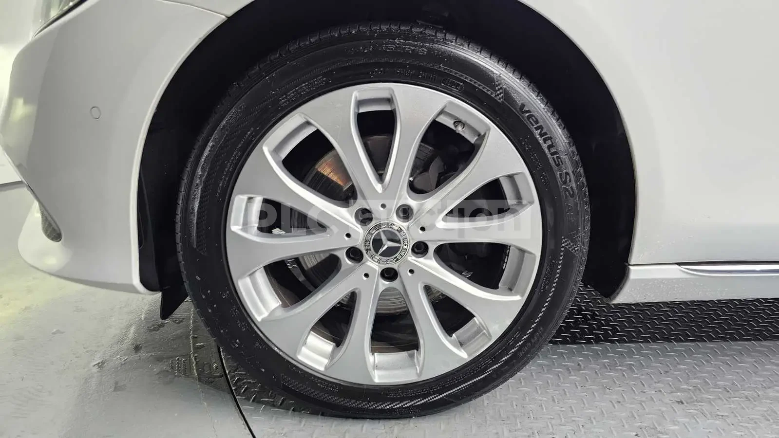 Mercedes-Benz E 220 �������� * ������� * 2 ����� * KEYLESS * BURMESTER | Mobile.bg � ����������� 5