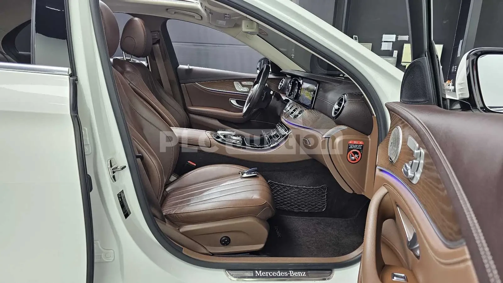 Mercedes-Benz E 220 �������� * ������� * 2 ����� * KEYLESS * BURMESTER | Mobile.bg � ����������� 12