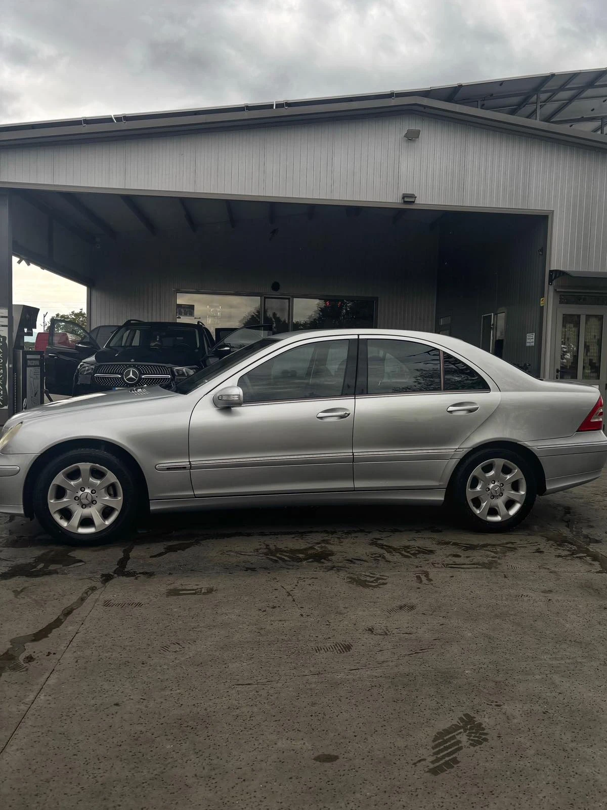 Mercedes-Benz C 220, снимка 6 - Автомобили и джипове - 54421285