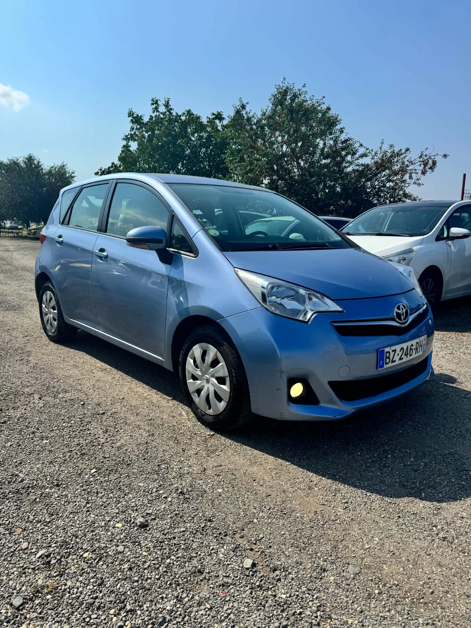 Toyota Verso S 1.4 D4D 90 к.с, снимка 3 - Автомобили и джипове - 55125732