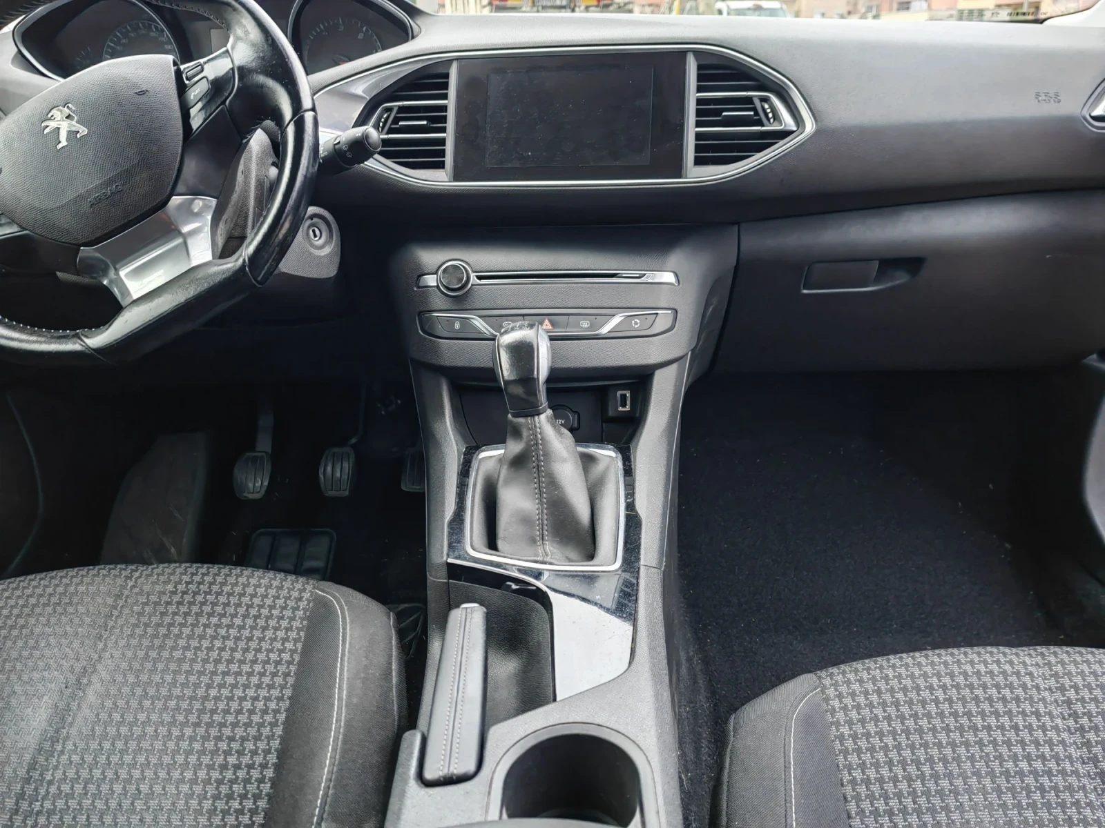 Peugeot 308 1.6Blue Hdi , 100 кс , фейслифт, снимка 6 - Автомобили и джипове - 55345341