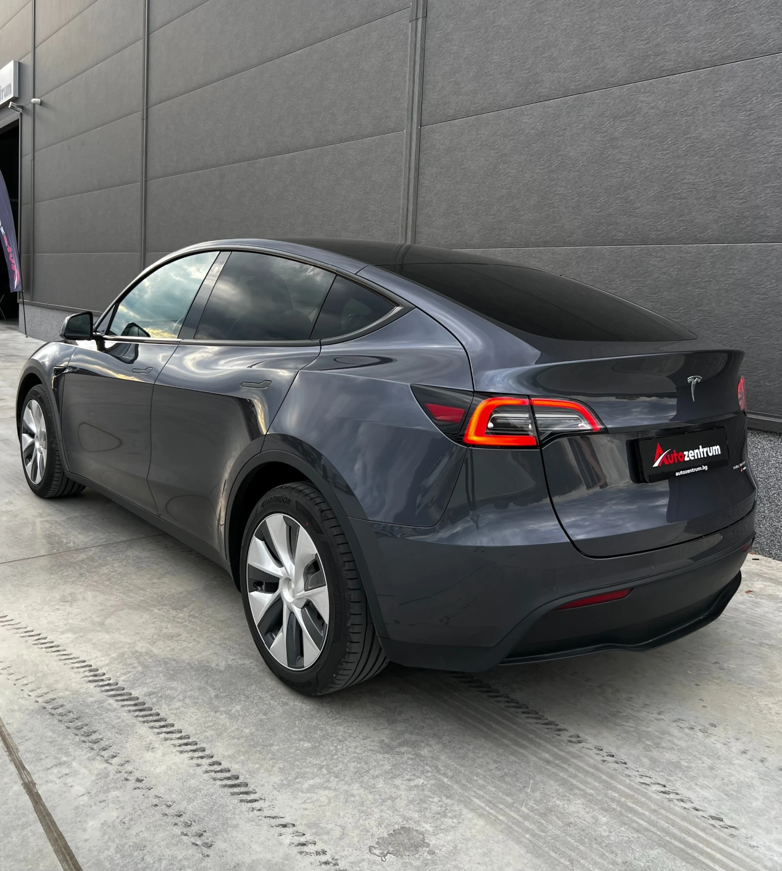 Tesla Model Y Long Range Dual AWD, снимка 4 - Автомобили и джипове - 55397172