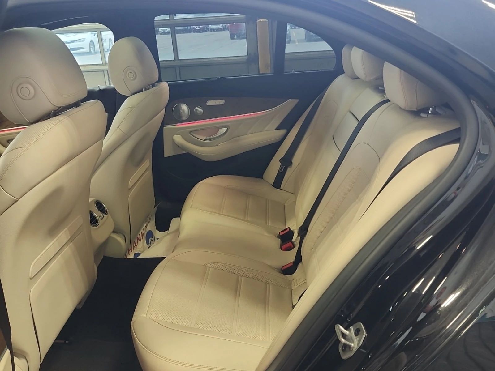 Mercedes-Benz E 53 AMG * CARFAX * 2 КЛЮЧА * ОБДУХВАНЕ * ПАНОРАМА, снимка 12 - Автомобили и джипове - 55806924