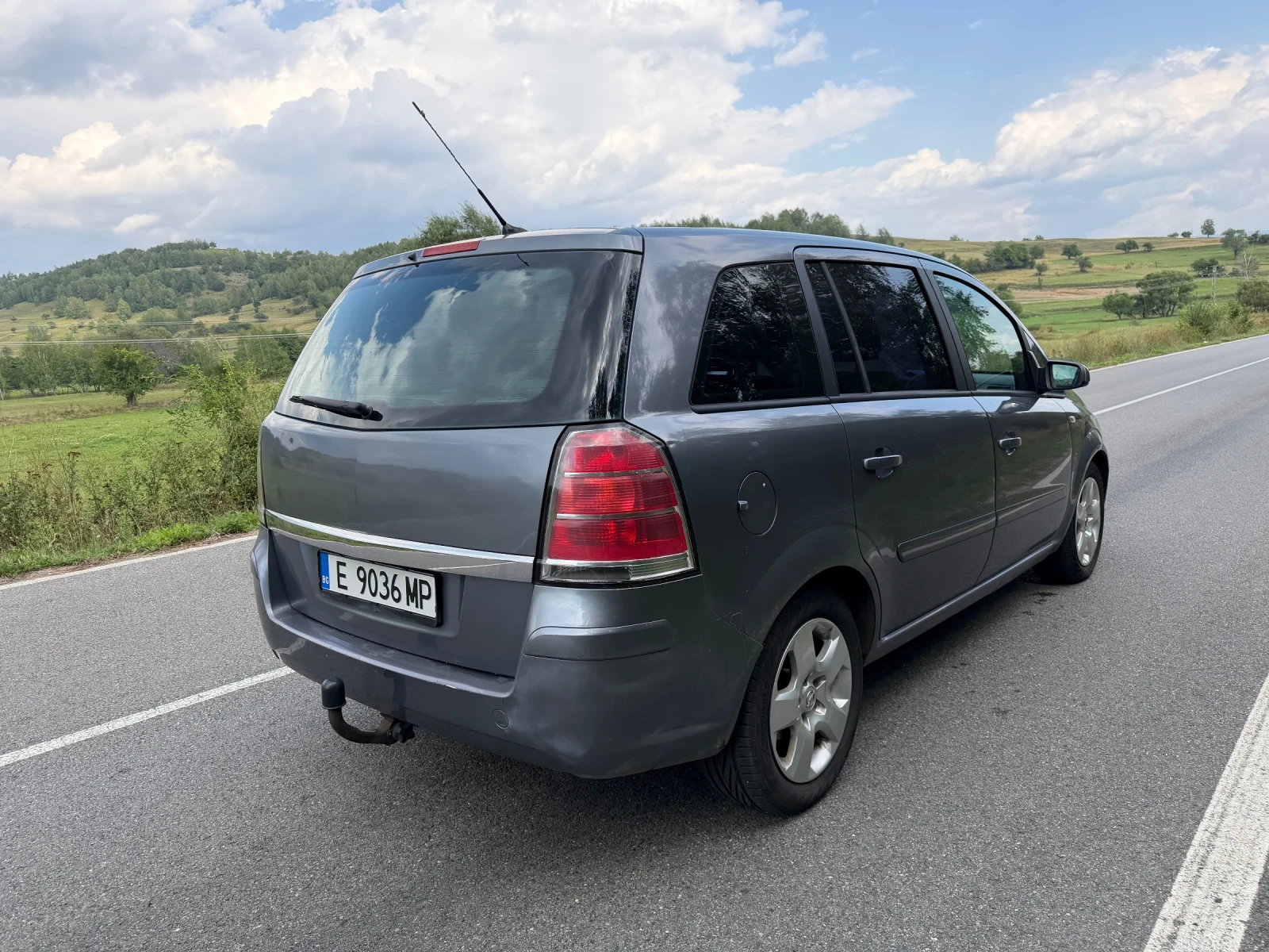 Opel Zafira Автомат 7 местна, снимка 5 - Автомобили и джипове - 55934389
