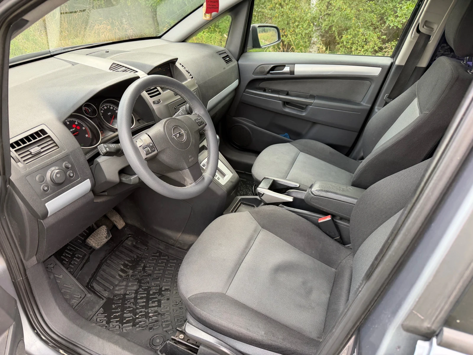 Opel Zafira Автомат 7 местна, снимка 7 - Автомобили и джипове - 55934389