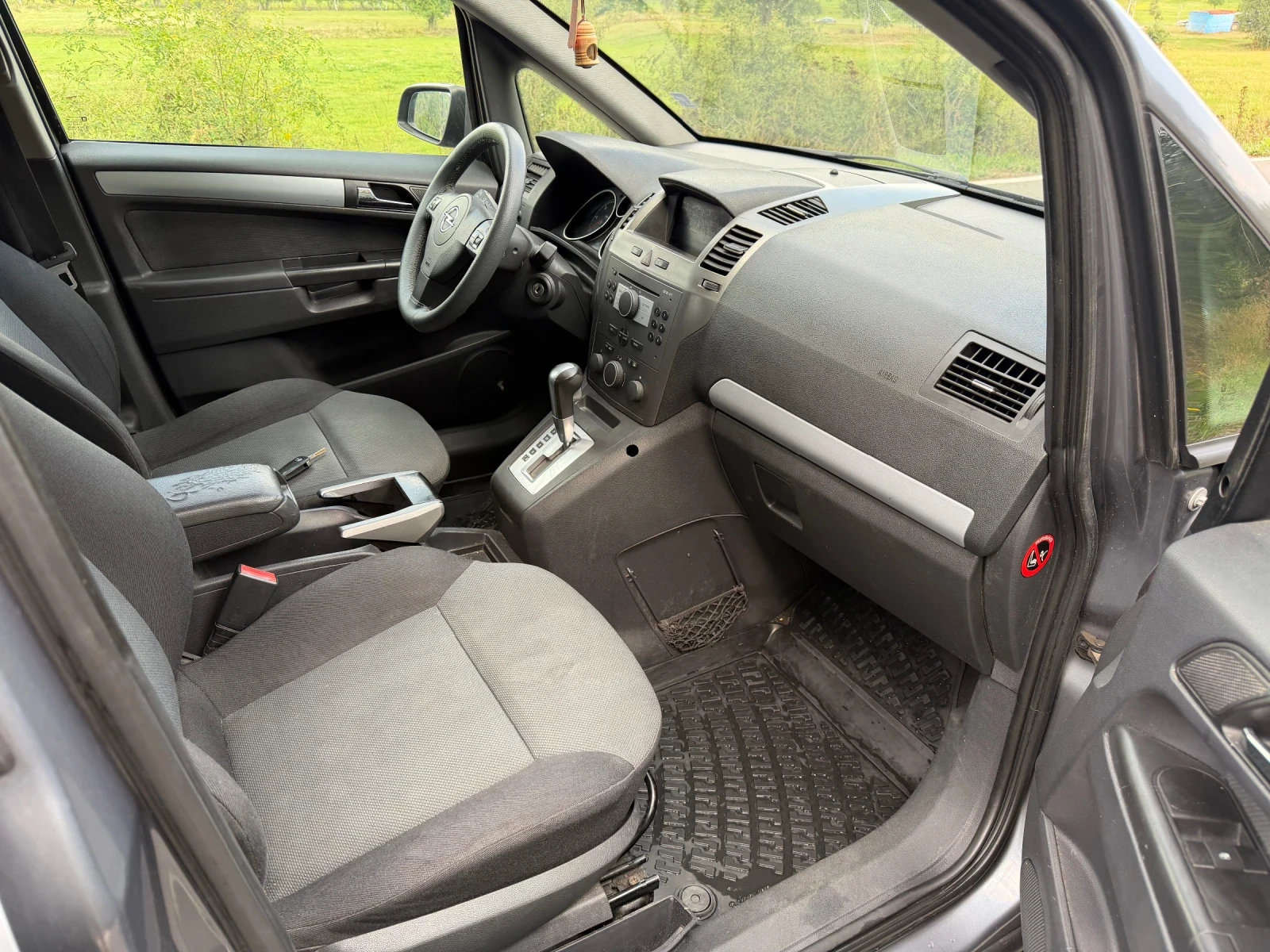 Opel Zafira Автомат 7 местна, снимка 8 - Автомобили и джипове - 55934389