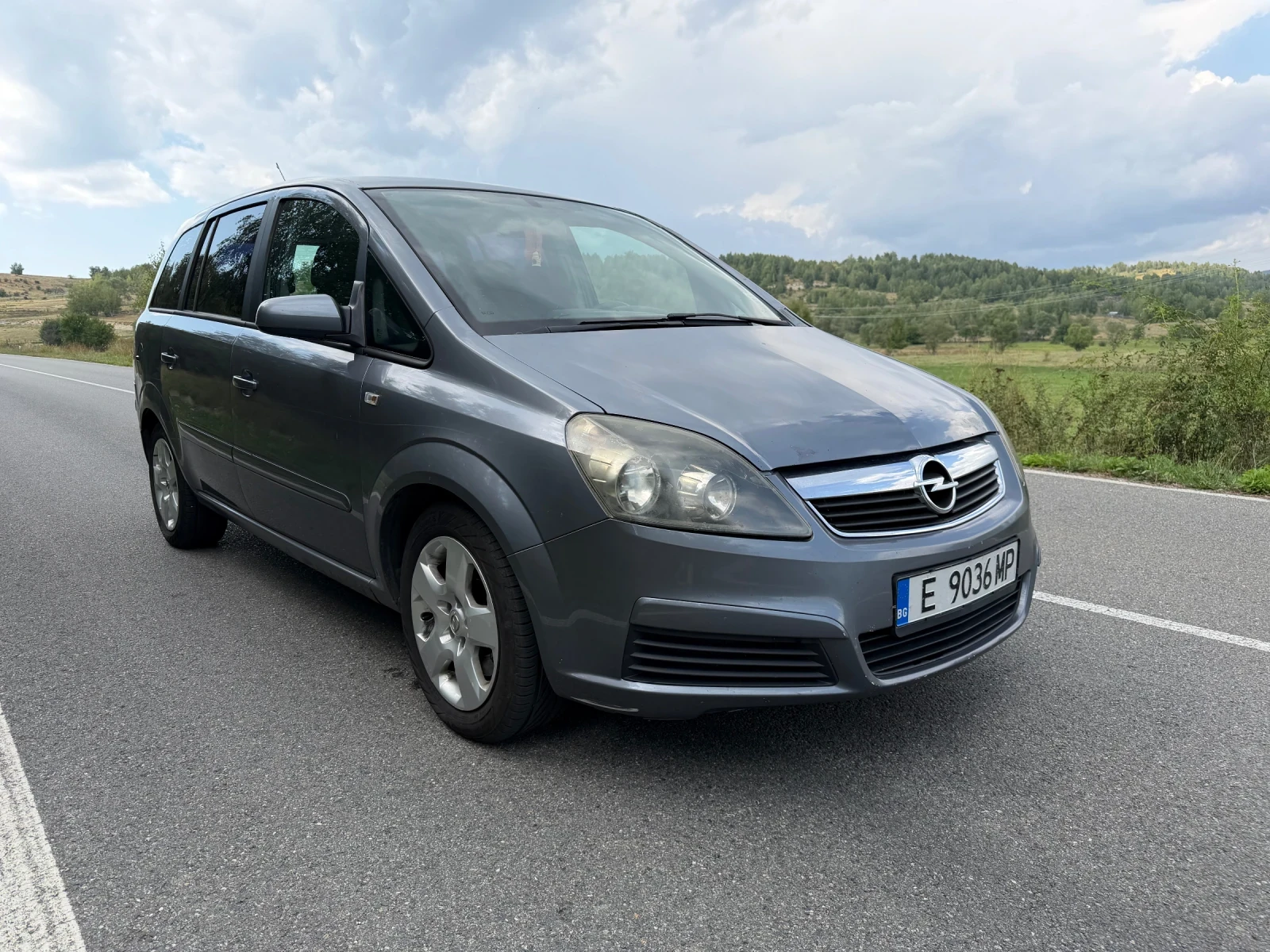 Opel Zafira Автомат 7 местна, снимка 3 - Автомобили и джипове - 55934389