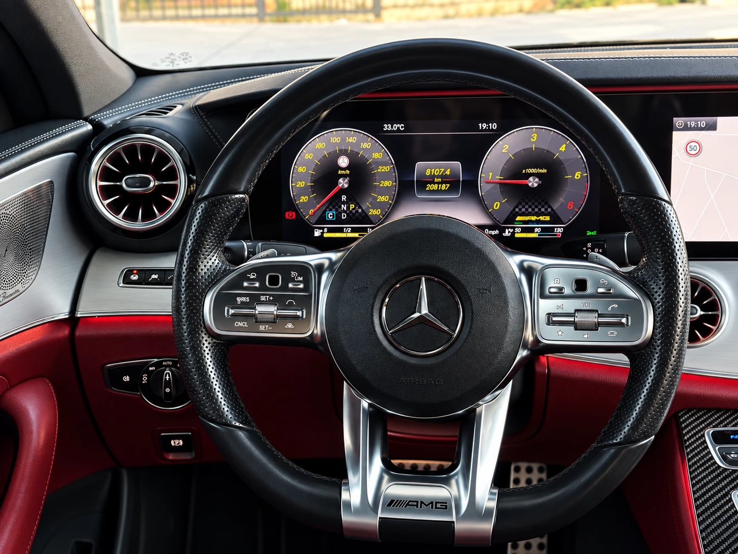 Mercedes-Benz CLS 350 d AMG Line| MULTIBEAM LED| DISTRONIC| 360 | HEAD-U, снимка 9 - Автомобили и джипове - 56080407
