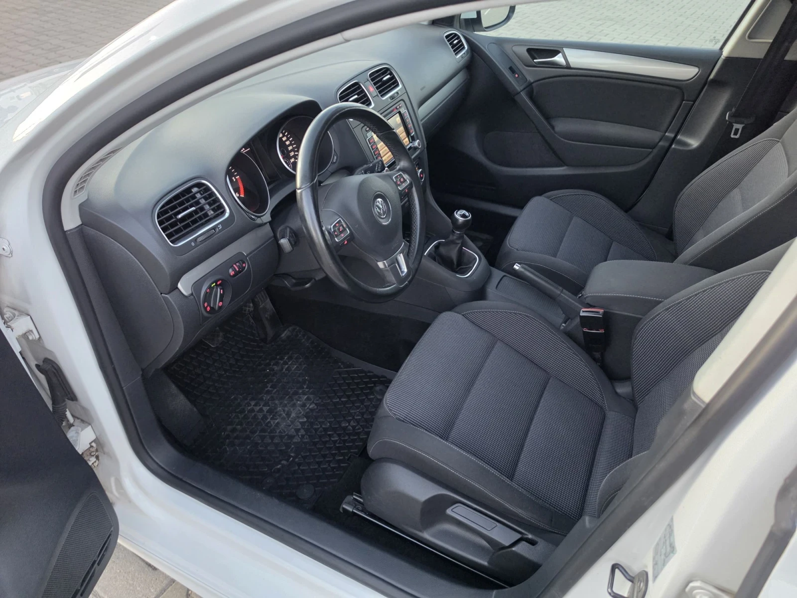 VW Golf R-LINE NAVI ., снимка 10 - Автомобили и джипове - 56135437