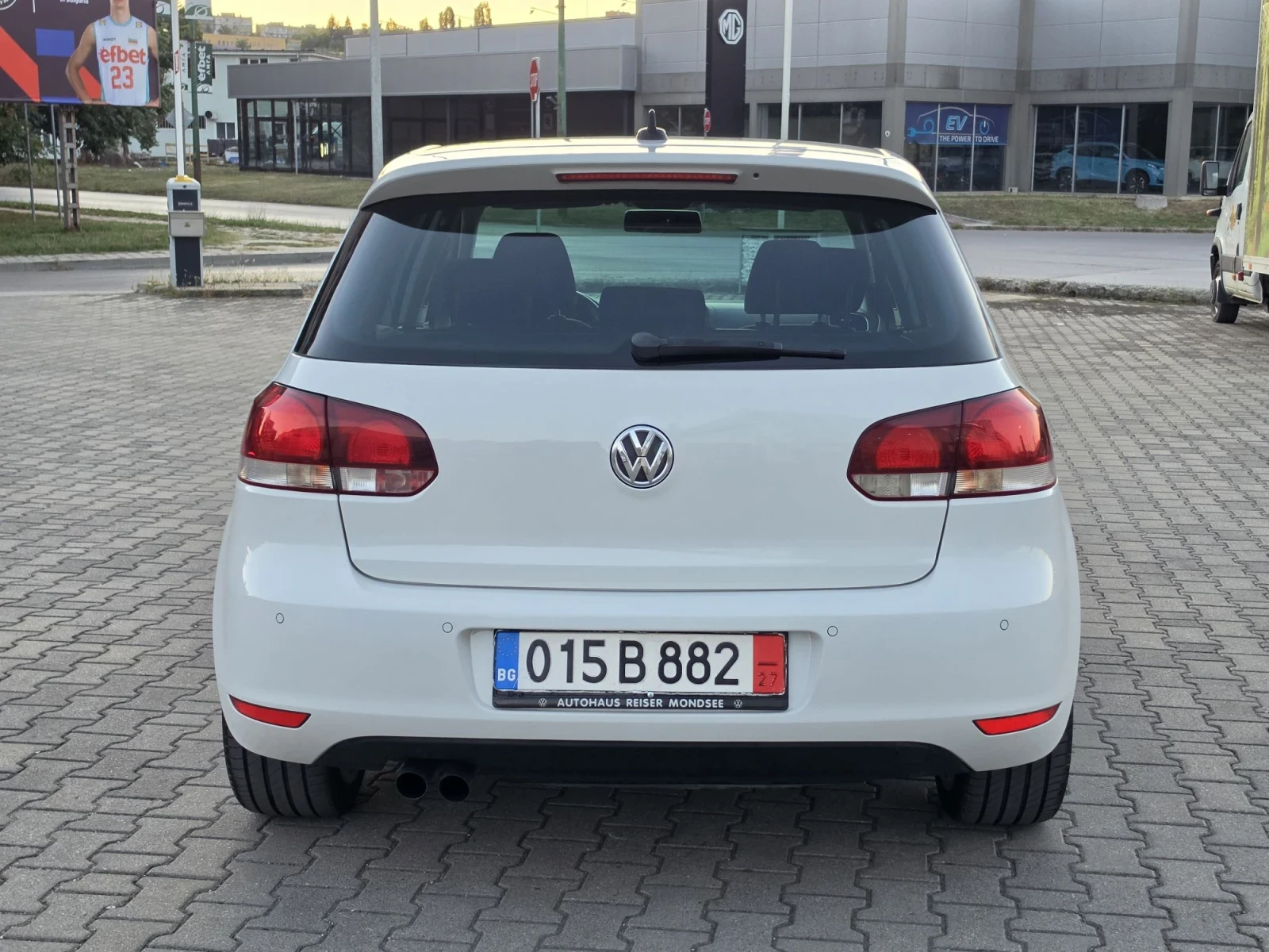 VW Golf R-LINE NAVI ., снимка 5 - Автомобили и джипове - 56135437