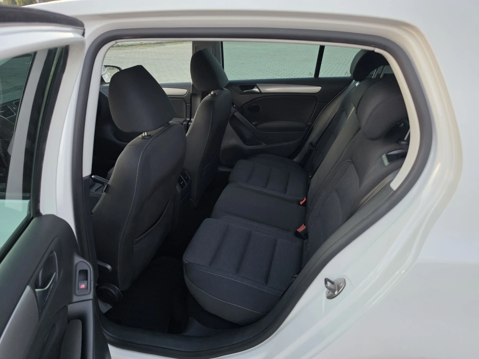 VW Golf R-LINE NAVI ., снимка 13 - Автомобили и джипове - 56135437