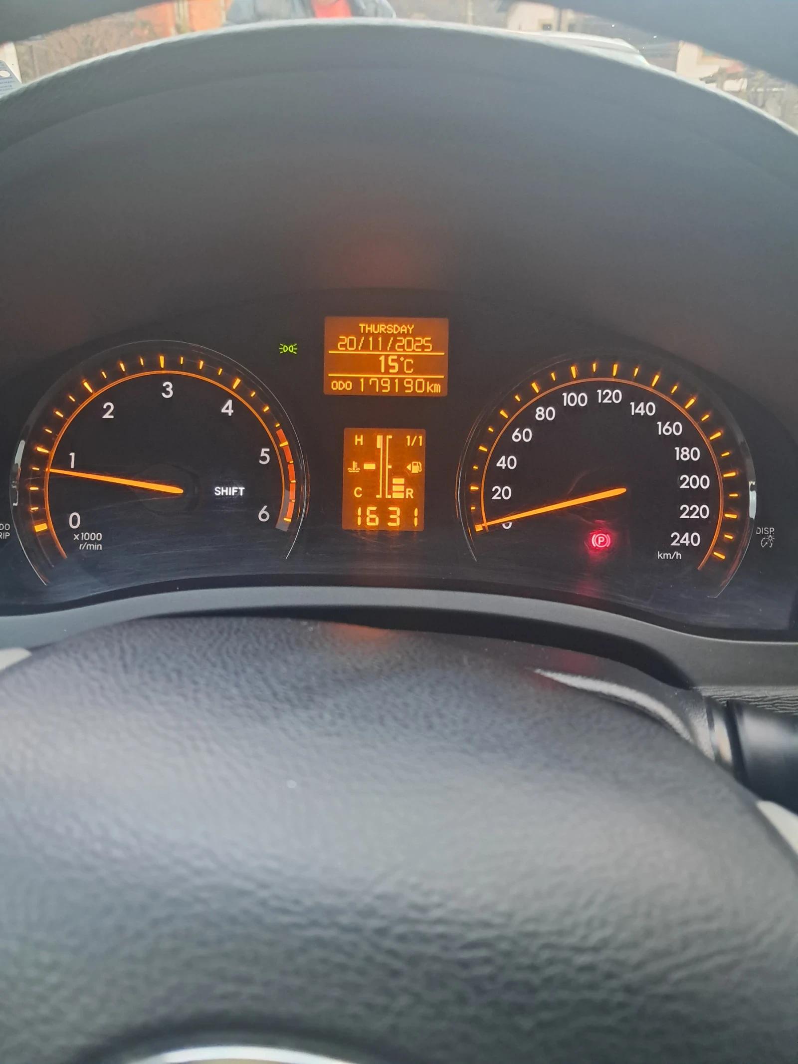 Toyota Avensis 2.2 дизел 150к.с, снимка 9 - Автомобили и джипове - 56191384