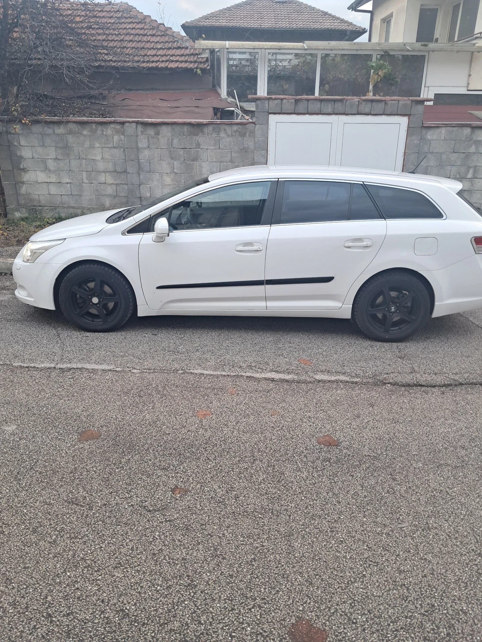 Toyota Avensis 2.2 дизел 150к.с, снимка 2 - Автомобили и джипове - 56191384