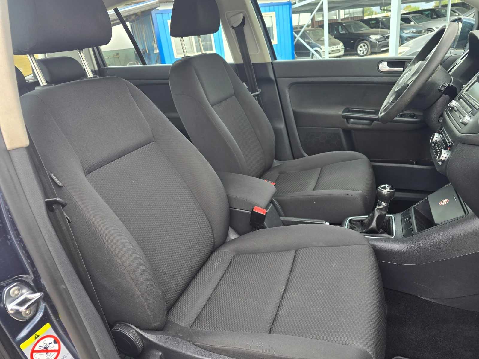 VW Golf Plus 1.6TDI  90кс ! ! РЕАЛНИ КИЛОМЕТРИ, снимка 13 - Автомобили и джипове - 56220610