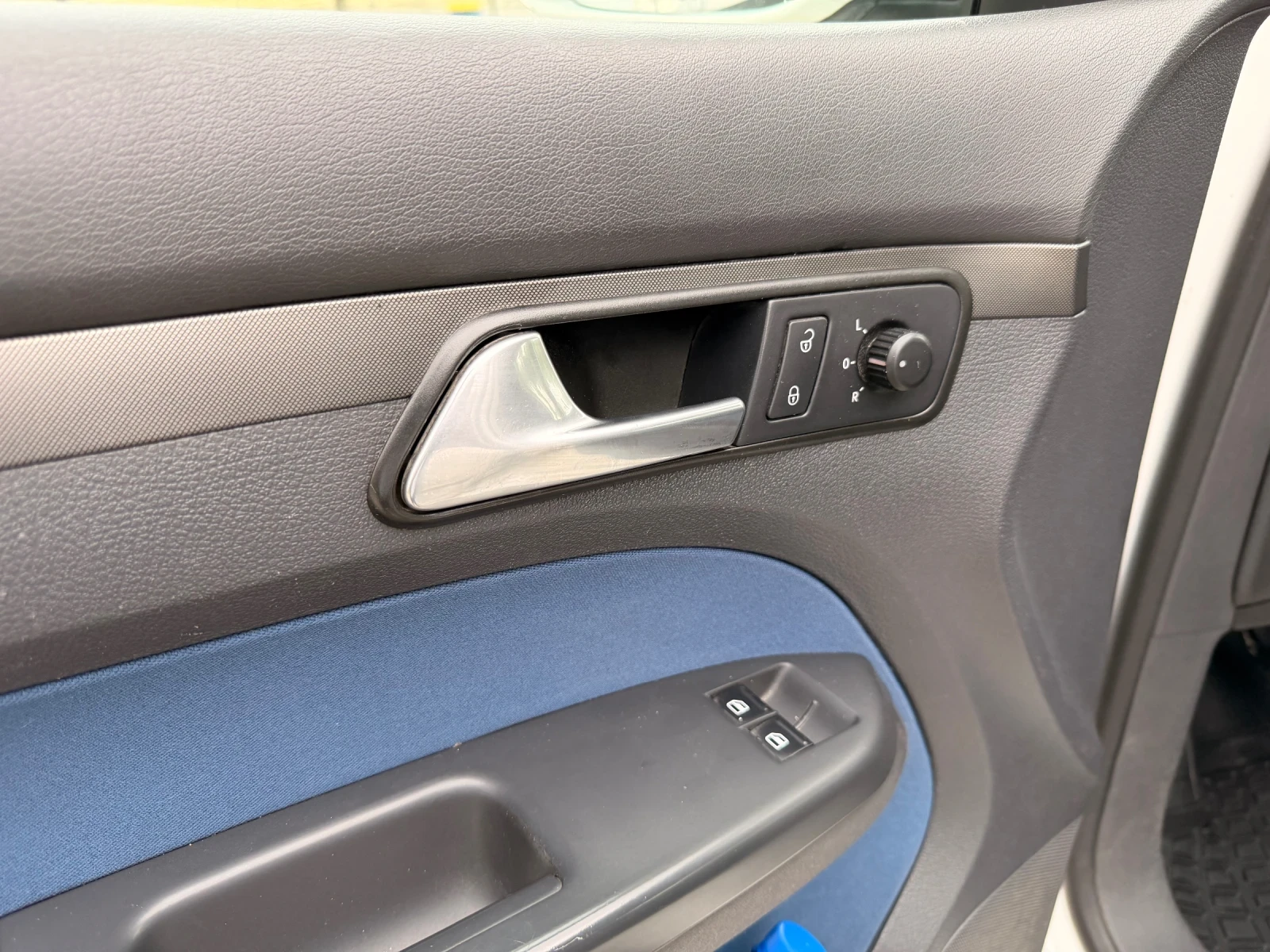 VW Touran  Климатик   Фейслифт , снимка 13 - Автомобили и джипове - 56227658