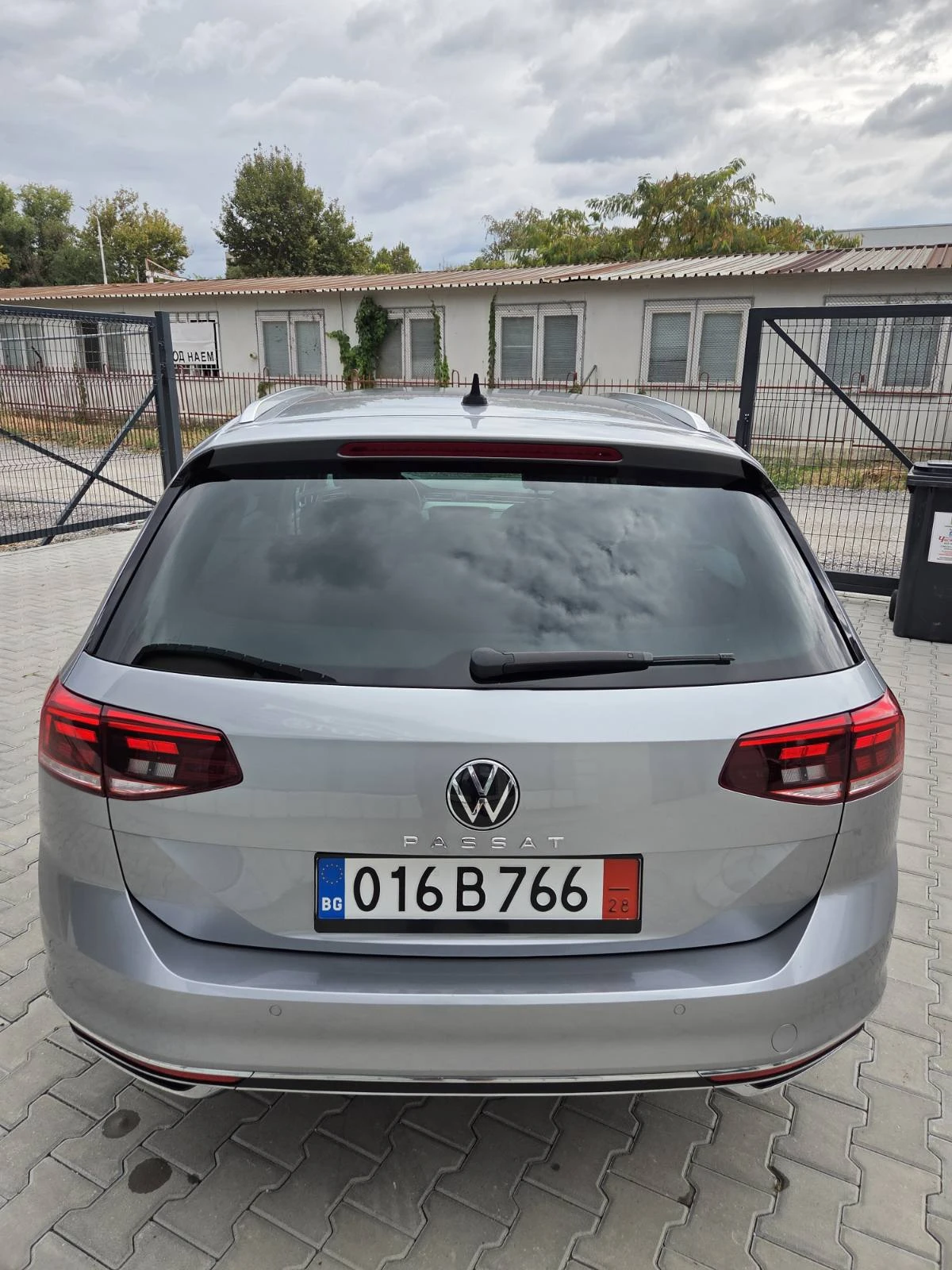 VW Passat ELEGANCE 2.0TDI, снимка 6 - Автомобили и джипове - 56287989