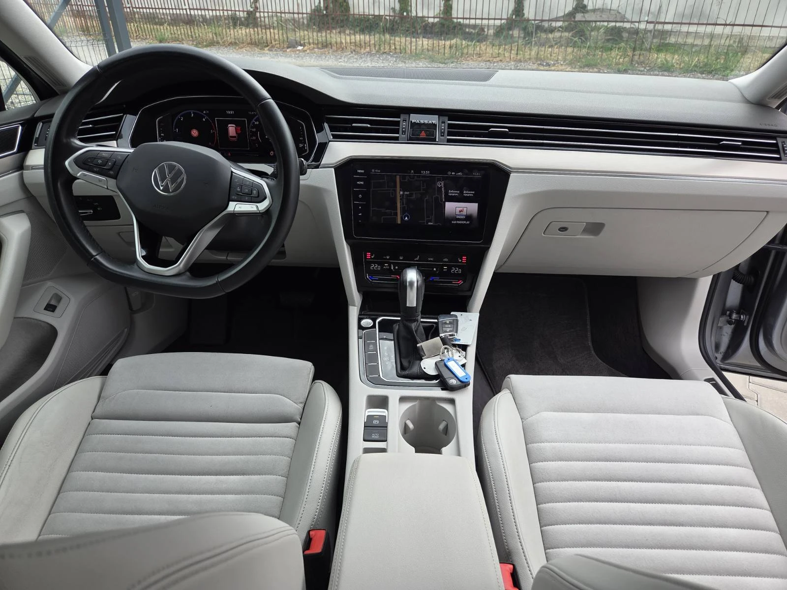 VW Passat ELEGANCE 2.0TDI, снимка 14 - Автомобили и джипове - 56287989