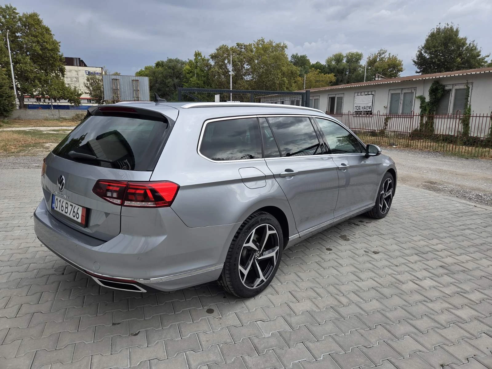 VW Passat ELEGANCE 2.0TDI, снимка 7 - Автомобили и джипове - 56287989