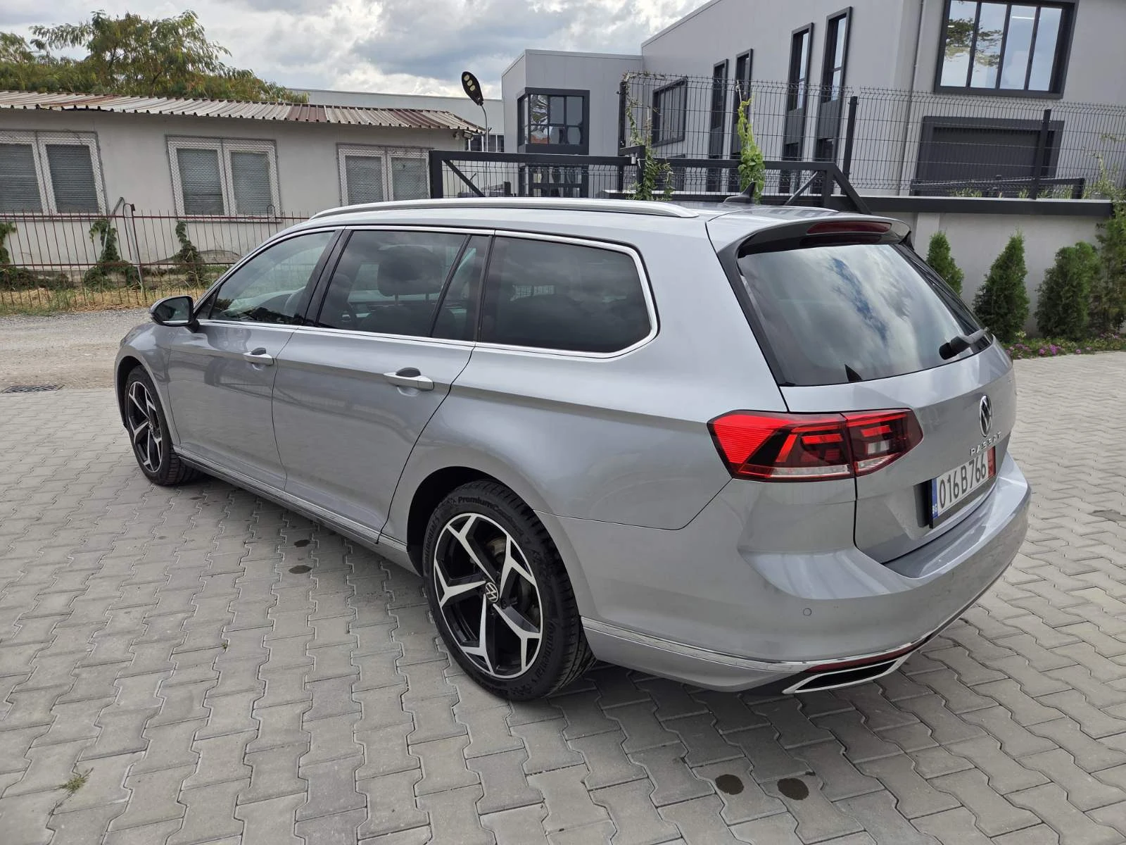 VW Passat ELEGANCE 2.0TDI, снимка 5 - Автомобили и джипове - 56287989