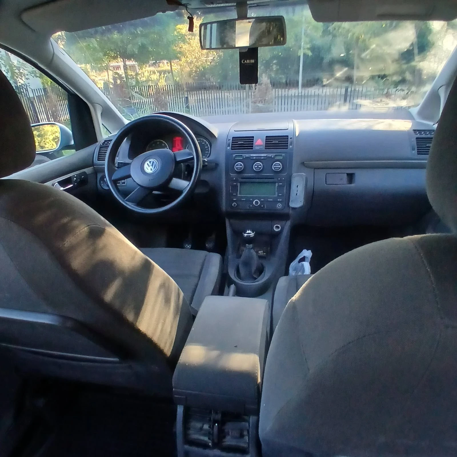 VW Touran, снимка 8 - Автомобили и джипове - 56322515