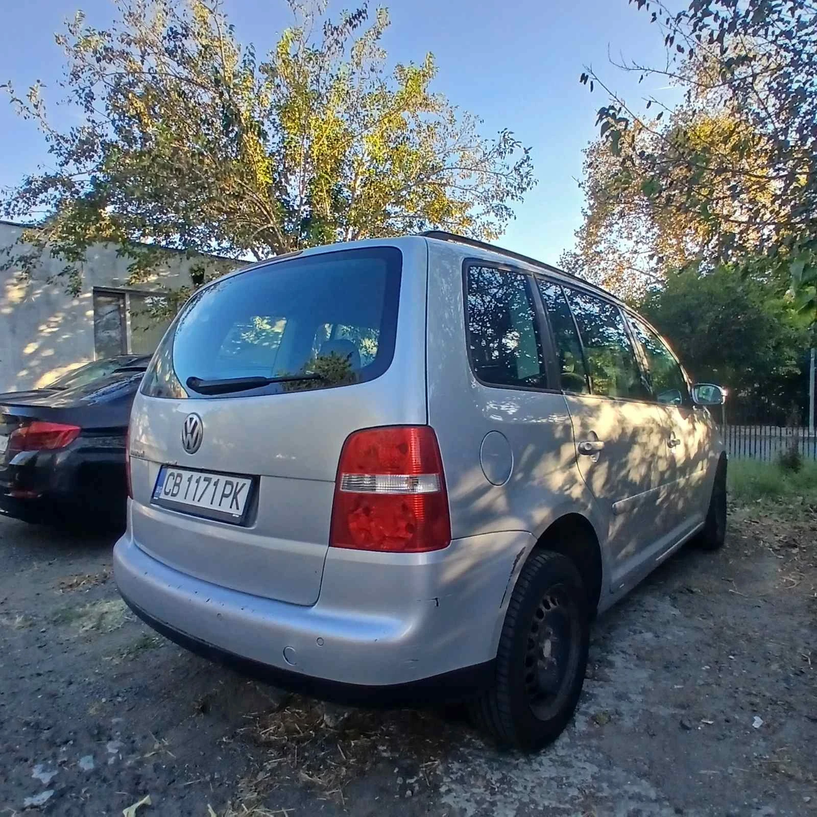 VW Touran, снимка 6 - Автомобили и джипове - 56322515