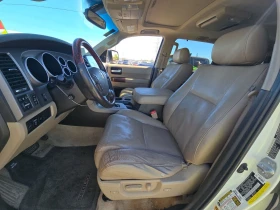Toyota Sequoia - 11067 € / 21645.17 лв. - 96633988 7