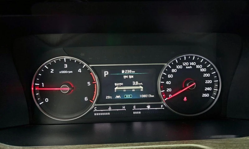 Kia Sorento Diesel 2.2 2WD * НАЙ-ДОБРА ЦЕНА В БЪЛГАРИЯ* , снимка 8 - Автомобили и джипове - 51966105