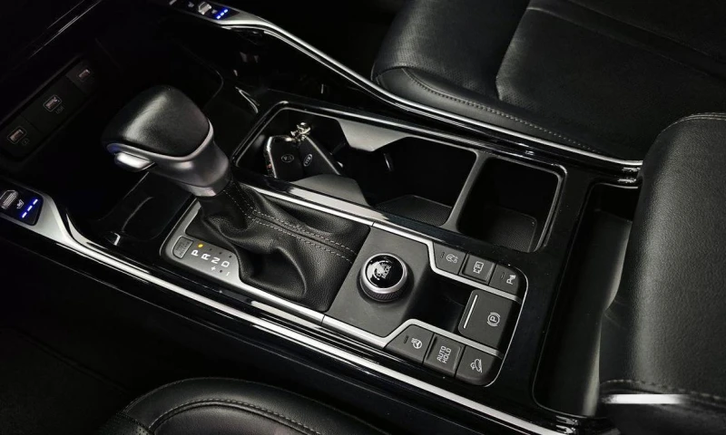 Kia Sorento Diesel 2.2 2WD * НАЙ-ДОБРА ЦЕНА В БЪЛГАРИЯ* , снимка 9 - Автомобили и джипове - 51966105