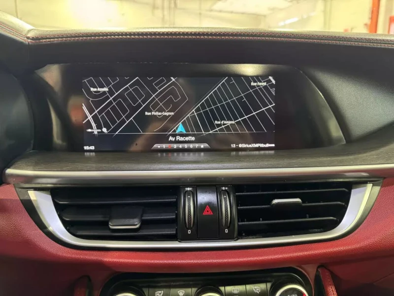 Alfa Romeo Stelvio ПАМЕТ* 4 ПОДГРЕВА* ПАНОРАМА* КАМЕРА* , снимка 8 - Автомобили и джипове - 52496926