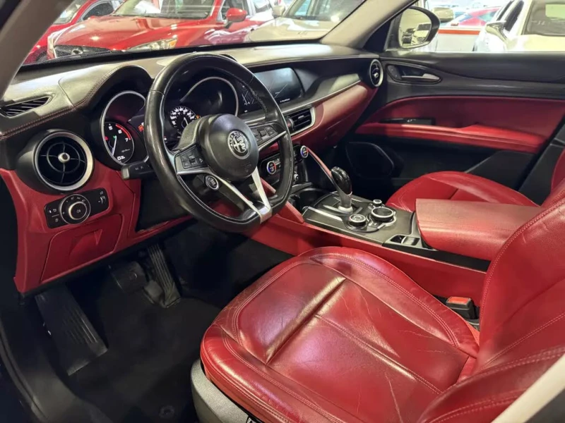 Alfa Romeo Stelvio ПАМЕТ* 4 ПОДГРЕВА* ПАНОРАМА* КАМЕРА* , снимка 13 - Автомобили и джипове - 52496926