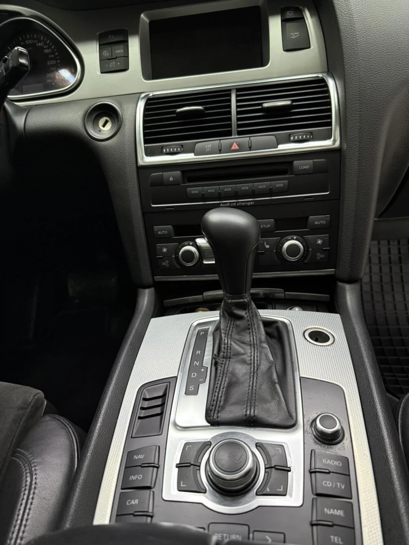 Audi Q7 3.0 tdi, снимка 11 - Автомобили и джипове - 53587238