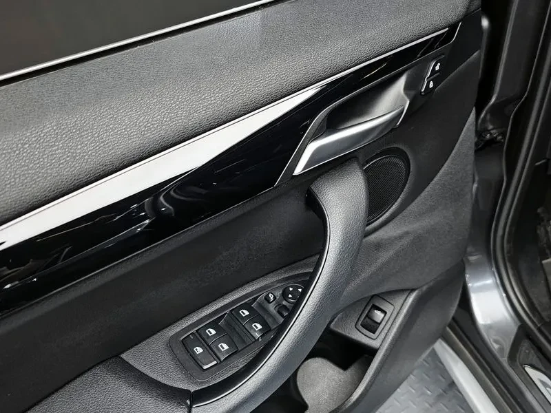BMW X1 xDrive 20I Xline, снимка 17 - Автомобили и джипове - 56016702