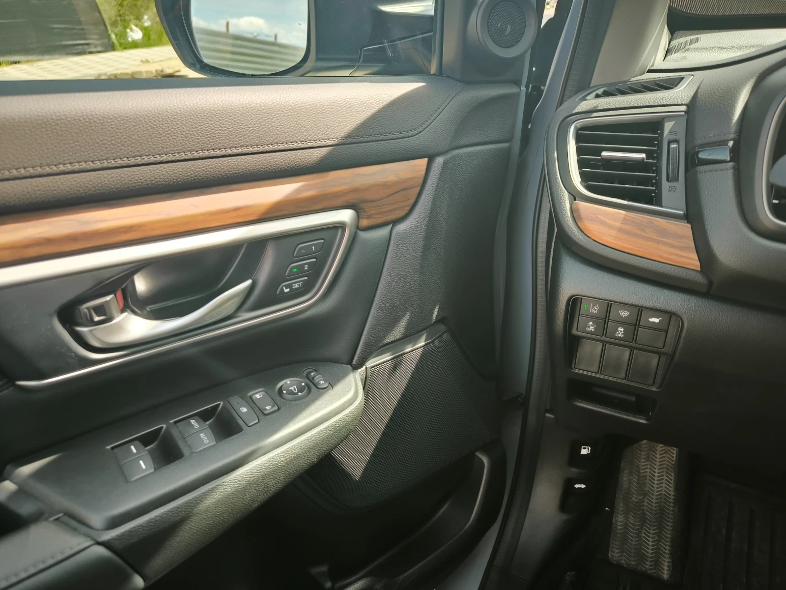 Honda Cr-v Touring 1.5, AWD, 191kc, Всички екстри  - изображение 9