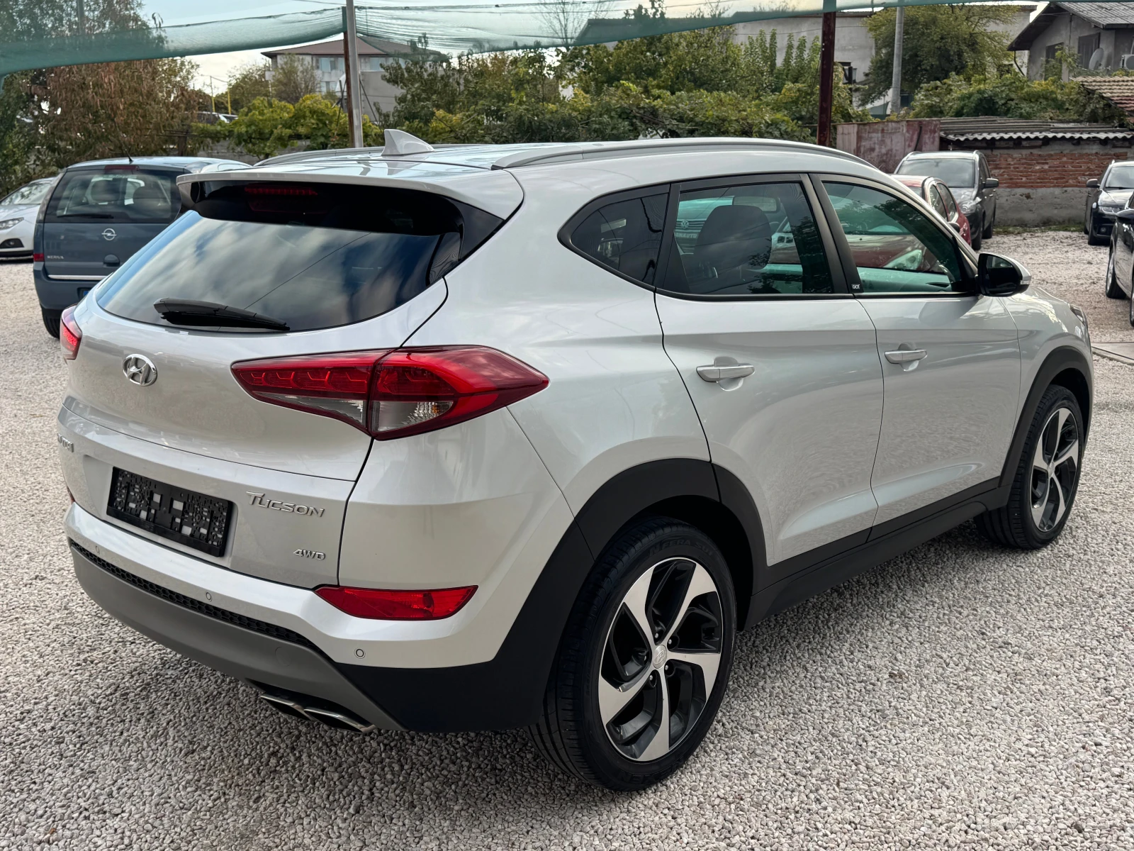 Hyundai Tucson КАТО НОВ - изображение 4
