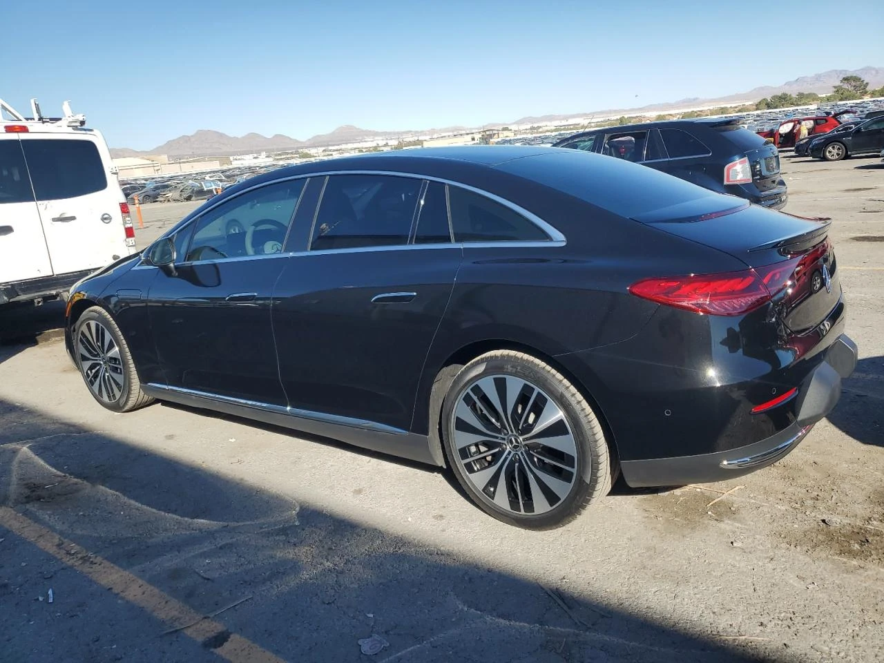 Mercedes-Benz EQE 350+  - изображение 2