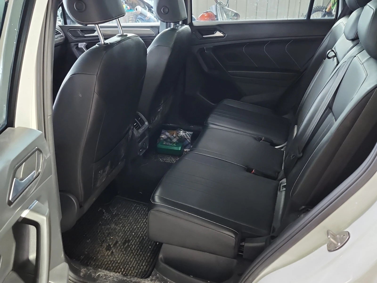 VW Tiguan R-Line Black 4MOTION, снимка 7 - Автомобили и джипове - 53746402