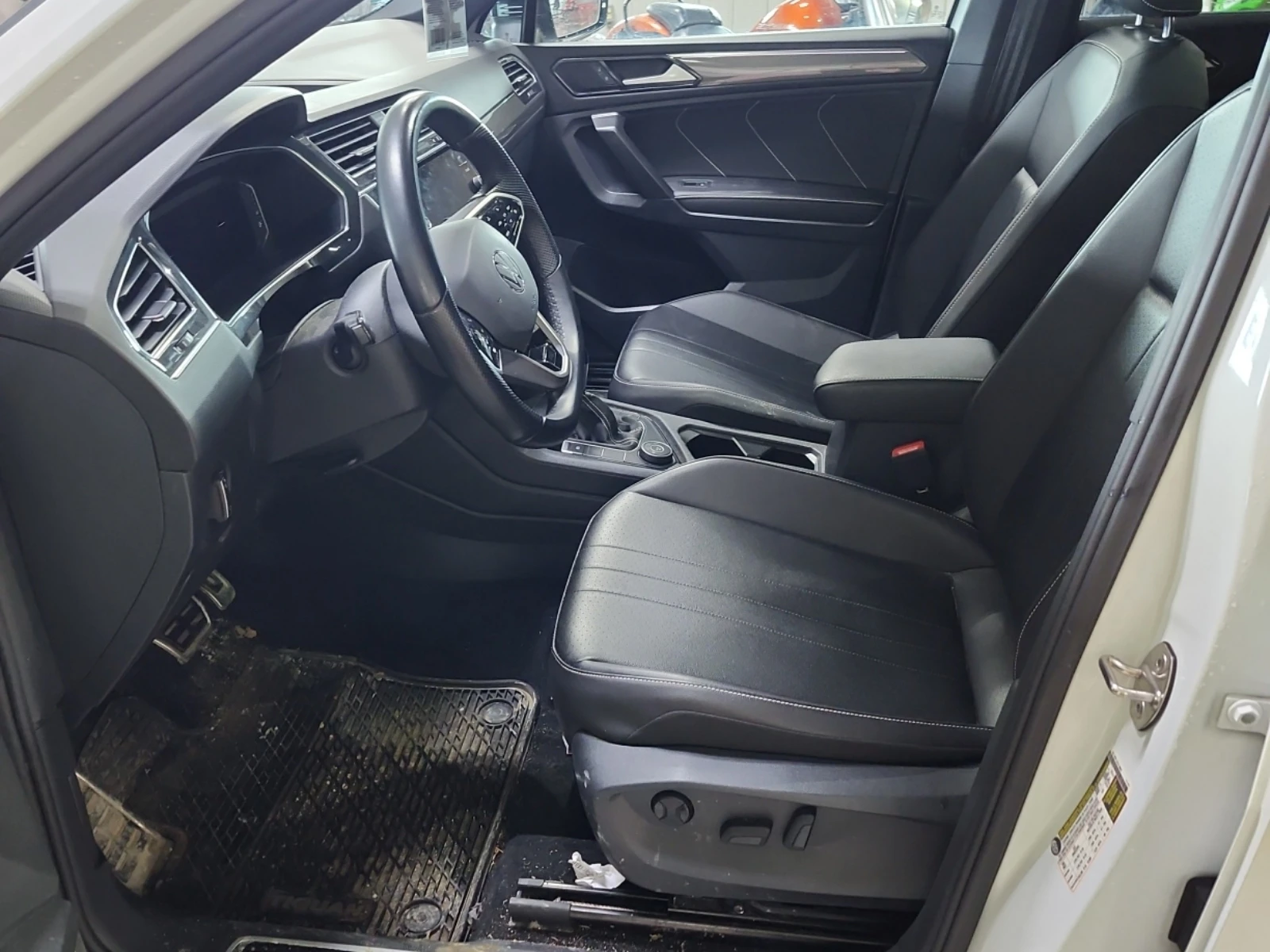 VW Tiguan R-Line Black 4MOTION, снимка 6 - Автомобили и джипове - 53746402