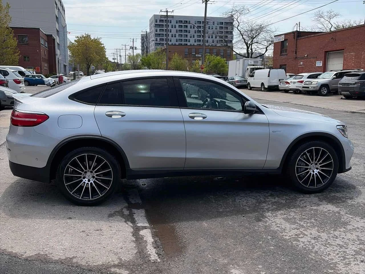 Mercedes-Benz GLC 43 AMG COUPE/BURMESTER/ПАНОРАМА/360/ДИСТРОНИК, снимка 4 - Автомобили и джипове - 54599260