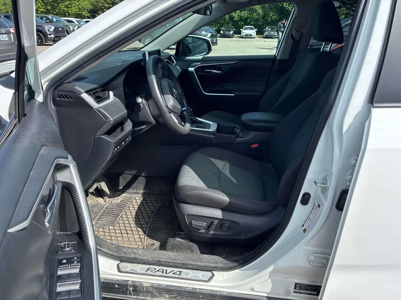 Toyota Rav4 * XLE * CARFAX * 2 КЛЮЧА * ПОДГРЕВИ * ПАНО, снимка 5 - Автомобили и джипове - 54942373