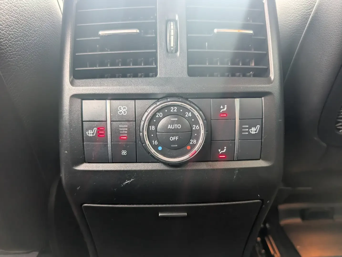 Mercedes-Benz GLS 500 550/ 4MATIC AMG LINE/360CAM/PANORAMA/SHADOW LINE/, снимка 16 - Автомобили и джипове - 55152489