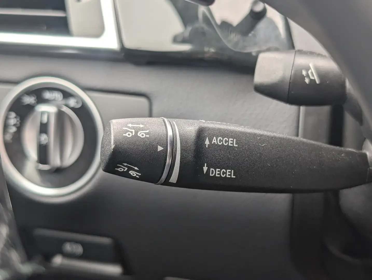 Mercedes-Benz GLS 500 550/ 4MATIC AMG LINE/360CAM/PANORAMA/SHADOW LINE/, снимка 12 - Автомобили и джипове - 55152489