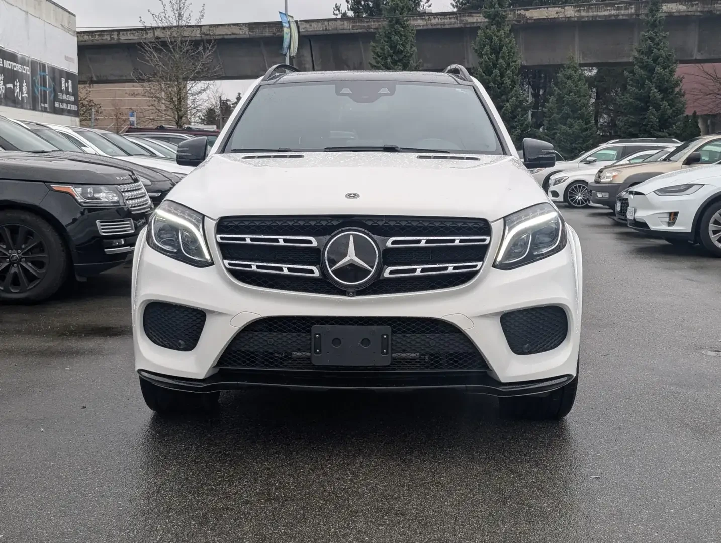 Mercedes-Benz GLS 500 550/ 4MATIC AMG LINE/360CAM/PANORAMA/SHADOW LINE/, снимка 2 - Автомобили и джипове - 55152489