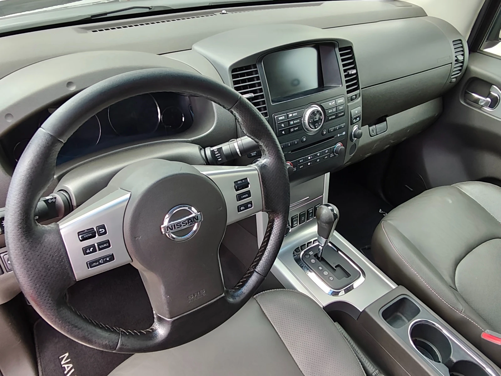 Nissan Navara 4Х4 !!! V6-231к.с. !!! Без ръжда !! Нов внос, снимка 10 - Автомобили и джипове - 55448514