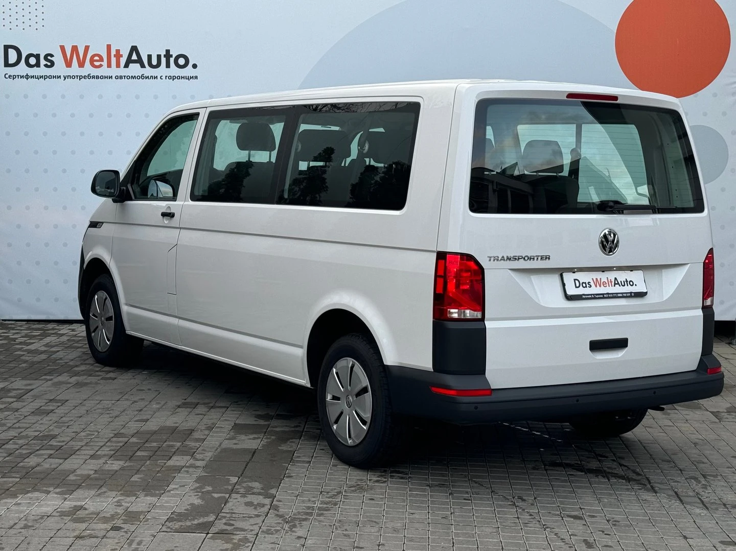 VW Transporter Kombi L 6.7 m3 TDI, снимка 4 - Бусове и автобуси - 56420382