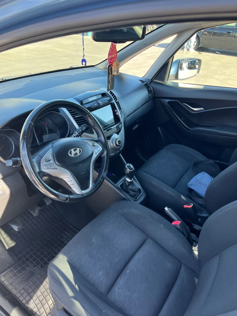 Hyundai Ix20 1.4 crdi 90 к.с, снимка 9 - Автомобили и джипове - 47632287