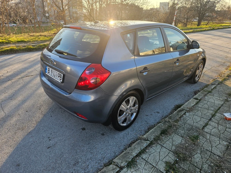 Kia Ceed, снимка 4 - Автомобили и джипове - 48836937