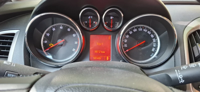 Opel Astra J, снимка 13 - Автомобили и джипове - 51165706